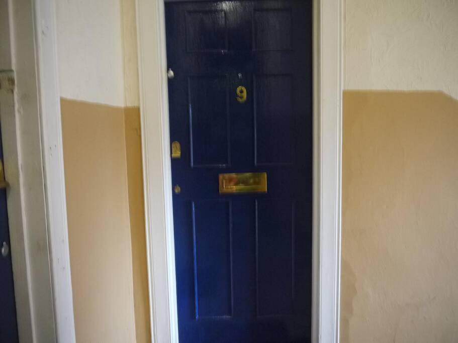 Fabulous Location, One Bedroom West End Flat, Just Off Byres Rd, Close To Sec & Hydro Glasgow Bagian luar foto
