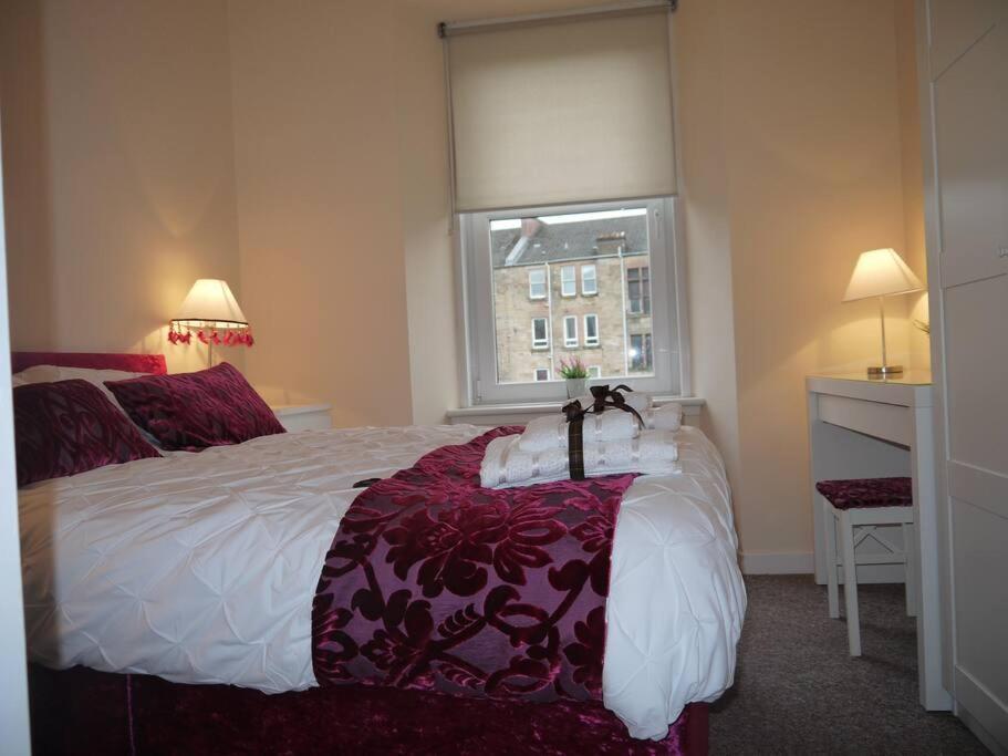 Fabulous Location, One Bedroom West End Flat, Just Off Byres Rd, Close To Sec & Hydro Glasgow Bagian luar foto